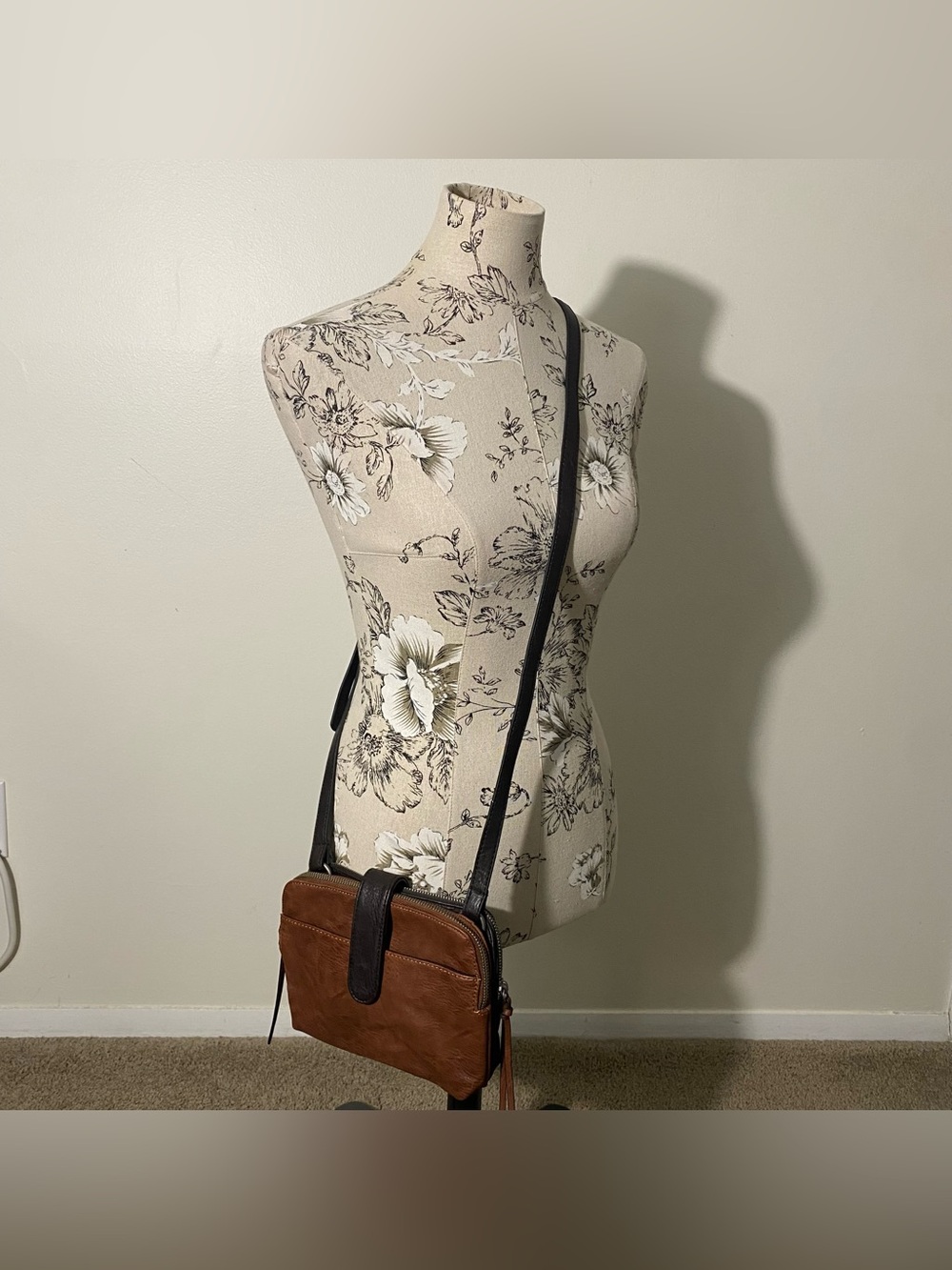 American Eagle 2010’s Small Faux Leather Brown Crossbody Bag